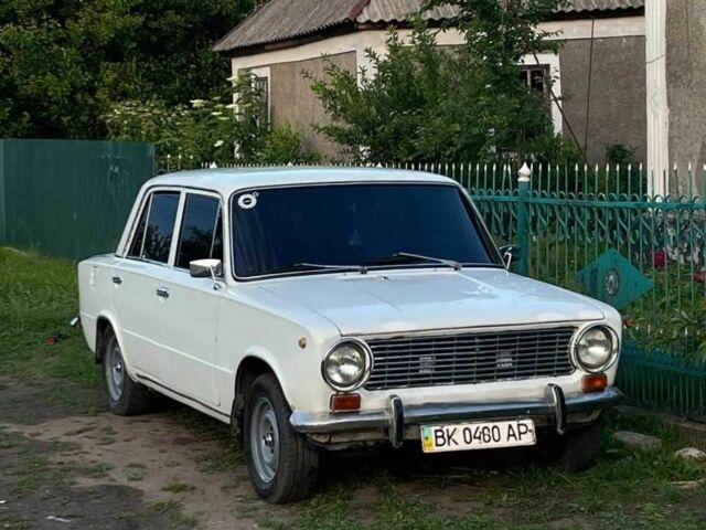 Белый ВАЗ 2101, объемом двигателя 3 л и пробегом 980 тыс. км за 500 $, фото 1 на Automoto.ua