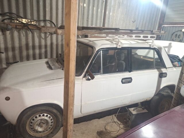 Белый ВАЗ 2101, объемом двигателя 1.2 л и пробегом 300 тыс. км за 192 $, фото 1 на Automoto.ua