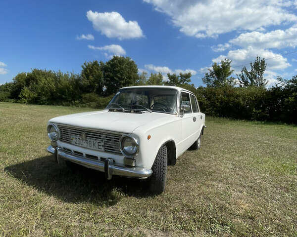 Белый ВАЗ 2101, объемом двигателя 1.2 л и пробегом 150 тыс. км за 1000 $, фото 1 на Automoto.ua