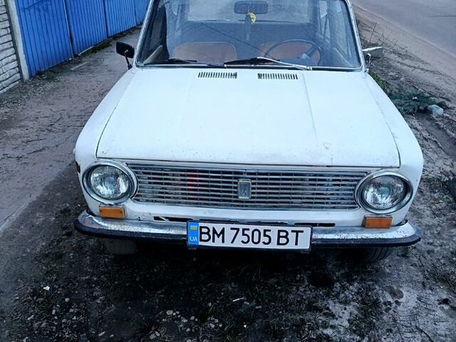 Белый ВАЗ 2101, объемом двигателя 1.3 л и пробегом 180 тыс. км за 500 $, фото 1 на Automoto.ua