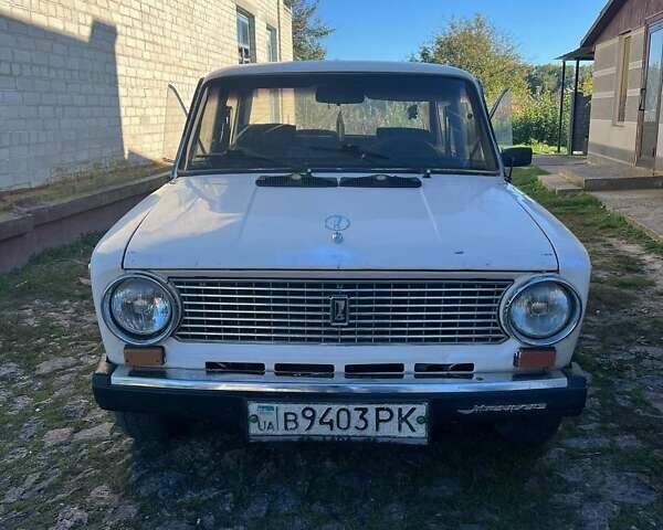 Белый ВАЗ 2101, объемом двигателя 0 л и пробегом 300 тыс. км за 434 $, фото 1 на Automoto.ua