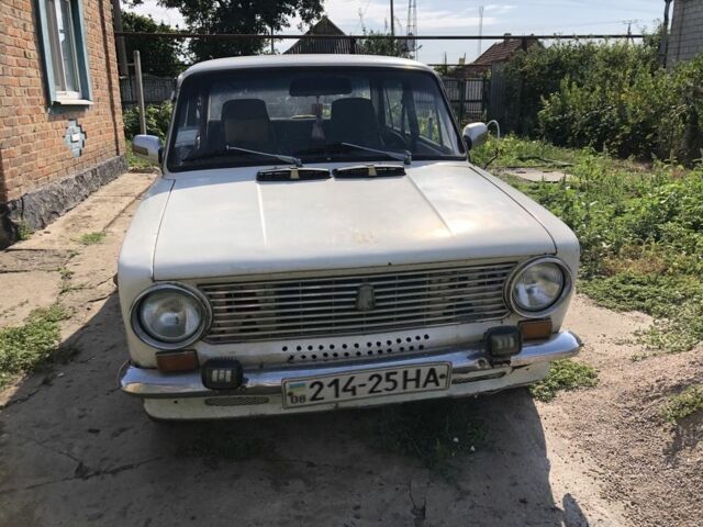 Белый ВАЗ 2101, объемом двигателя 1.1 л и пробегом 588 тыс. км за 583 $, фото 1 на Automoto.ua