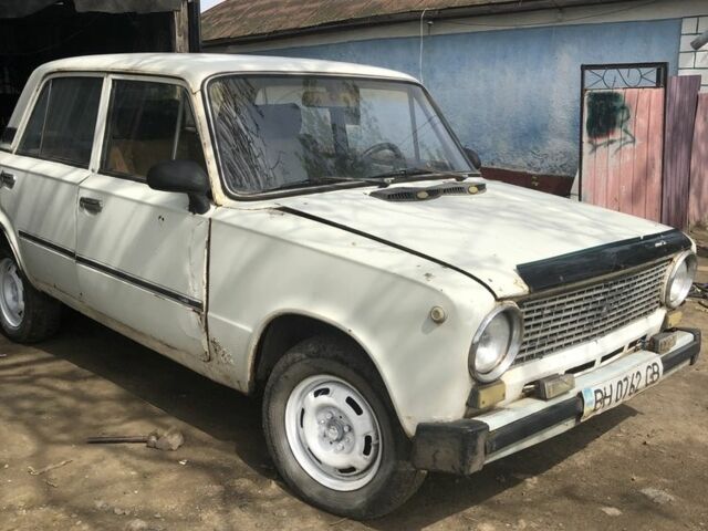 Белый ВАЗ 2101, объемом двигателя 3 л и пробегом 13 тыс. км за 300 $, фото 1 на Automoto.ua