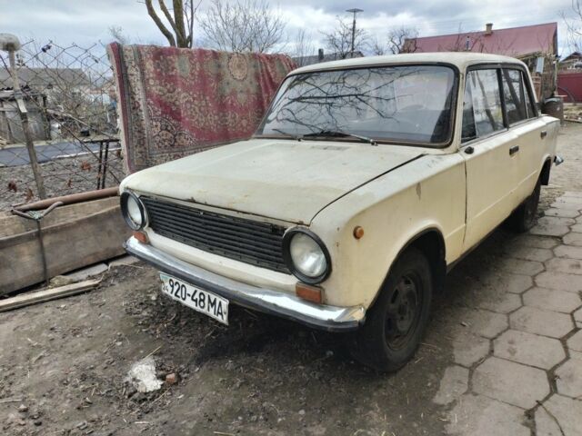 Белый ВАЗ 2101, объемом двигателя 0 л и пробегом 100 тыс. км за 384 $, фото 1 на Automoto.ua