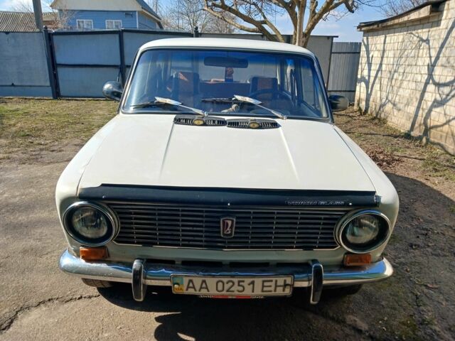 Белый ВАЗ 2101, объемом двигателя 0 л и пробегом 300 тыс. км за 381 $, фото 1 на Automoto.ua