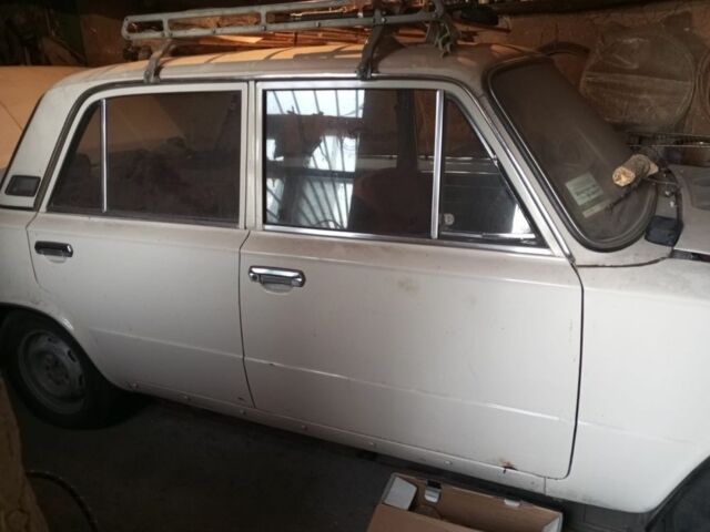 Белый ВАЗ 2101, объемом двигателя 1.3 л и пробегом 200 тыс. км за 723 $, фото 1 на Automoto.ua