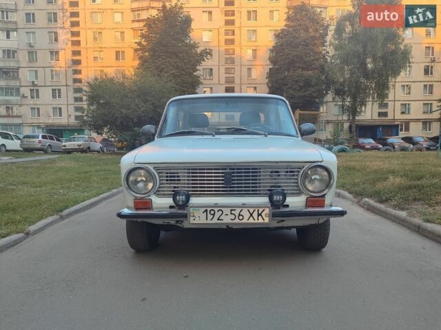Білий ВАЗ 2101, об'ємом двигуна 1.2 л та пробігом 250 тис. км за 500 $, фото 1 на Automoto.ua