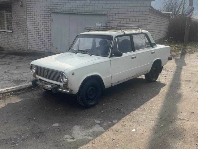 Белый ВАЗ 2101, объемом двигателя 0 л и пробегом 300 тыс. км за 339 $, фото 1 на Automoto.ua