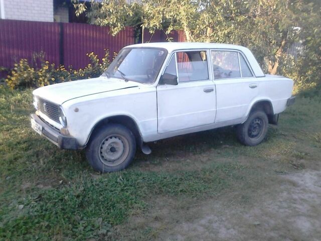 Белый ВАЗ 2101, объемом двигателя 1.2 л и пробегом 200 тыс. км за 337 $, фото 1 на Automoto.ua