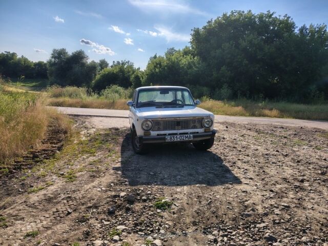 Белый ВАЗ 2101, объемом двигателя 1 л и пробегом 200 тыс. км за 418 $, фото 1 на Automoto.ua