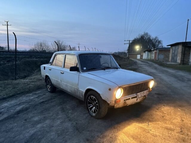 Белый ВАЗ 2101, объемом двигателя 1.1 л и пробегом 1 тыс. км за 350 $, фото 1 на Automoto.ua