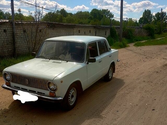 Білий ВАЗ 2101, об'ємом двигуна 1.3 л та пробігом 350 тис. км за 650 $, фото 1 на Automoto.ua