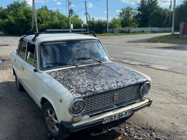 Белый ВАЗ 2101, объемом двигателя 1 л и пробегом 350 тыс. км за 328 $, фото 1 на Automoto.ua
