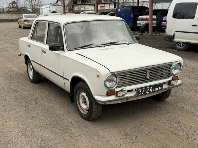 Белый ВАЗ 2101, объемом двигателя 1.3 л и пробегом 150 тыс. км за 500 $, фото 1 на Automoto.ua