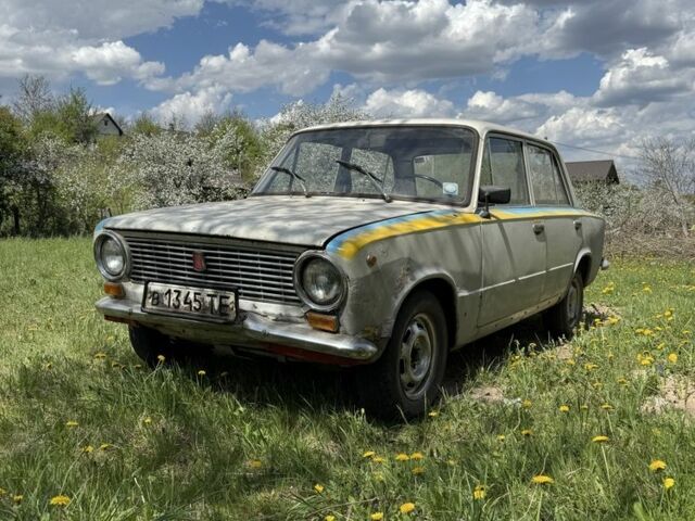 Белый ВАЗ 2101, объемом двигателя 0 л и пробегом 27 тыс. км за 333 $, фото 1 на Automoto.ua