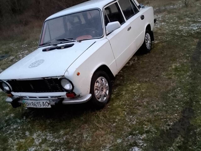 Белый ВАЗ 2101, объемом двигателя 1.1 л и пробегом 300 тыс. км за 500 $, фото 1 на Automoto.ua