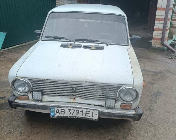 ВАЗ 2101 1986 в Жмеренке на Automoto.ua Белый ВАЗ 2101, объемом двигателя 1.2 л и пробегом 98 тыс. км за 363 $, фото 1 на Automoto.ua