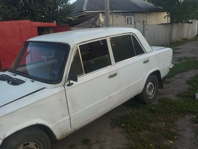 Белый ВАЗ 2101, объемом двигателя 1.3 л и пробегом 200 тыс. км за 388 $, фото 1 на Automoto.ua