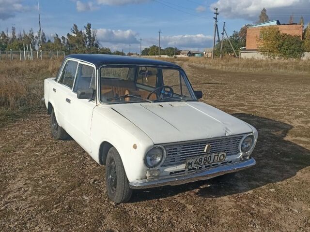 Белый ВАЗ 2101, объемом двигателя 10 л и пробегом 200 тыс. км за 235 $, фото 1 на Automoto.ua