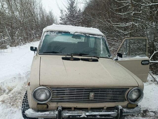 Белый ВАЗ 2101, объемом двигателя 0 л и пробегом 999 тыс. км за 187 $, фото 1 на Automoto.ua