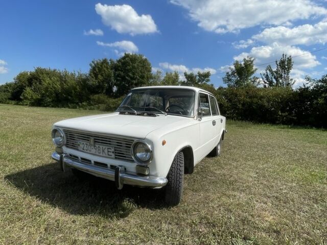 Белый ВАЗ 2101, объемом двигателя 1.2 л и пробегом 150 тыс. км за 1000 $, фото 1 на Automoto.ua