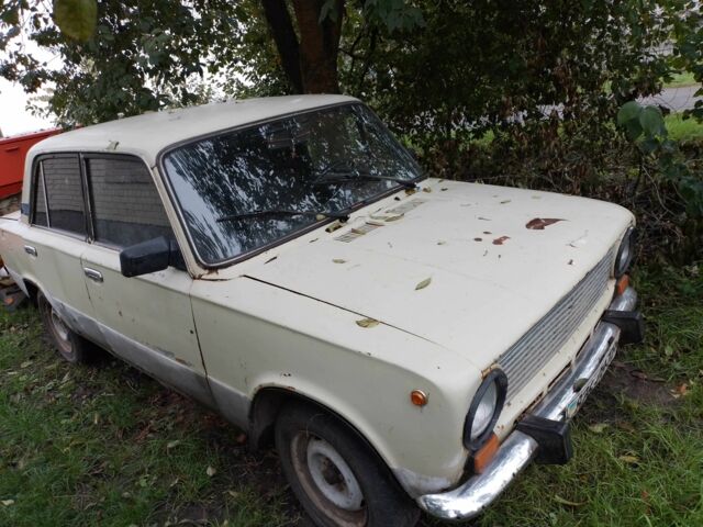 ВАЗ 2101 1976 у Луцьку на Automoto.ua Бежевий ВАЗ 2101, об'ємом двигуна 1.2 л та пробігом 99 тис. км за 300 $, фото 1 на Automoto.ua