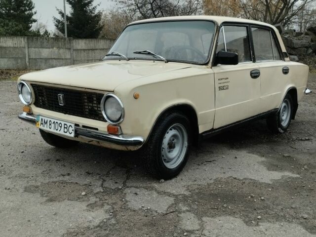 Бежевый ВАЗ 2101, объемом двигателя 1.3 л и пробегом 999 тыс. км за 429 $, фото 1 на Automoto.ua
