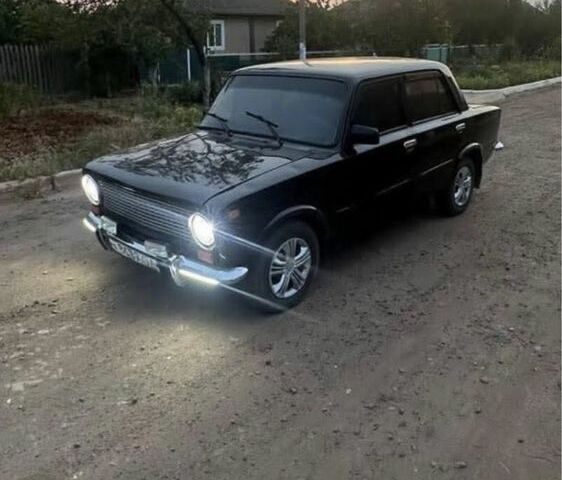 Коричневый ВАЗ 2101, объемом двигателя 1.6 л и пробегом 330 тыс. км за 360 $, фото 1 на Automoto.ua