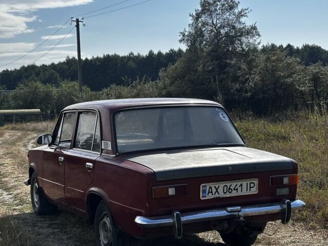 Красный ВАЗ 2101, объемом двигателя 0 л и пробегом 300 тыс. км за 359 $, фото 1 на Automoto.ua