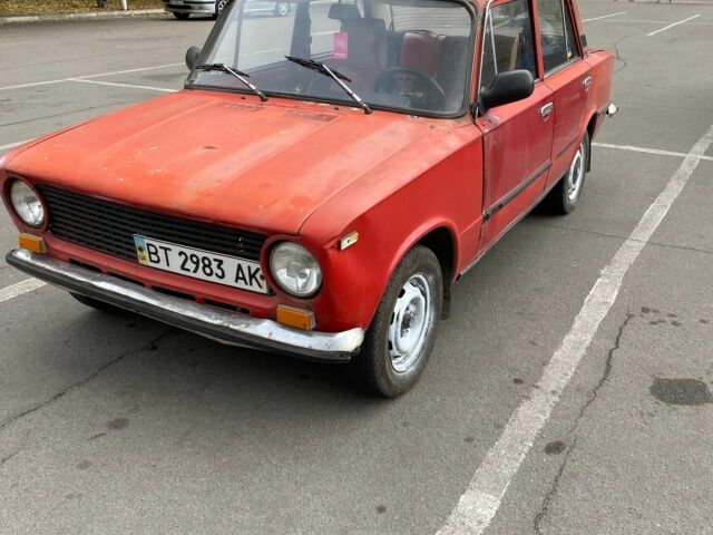 Красный ВАЗ 2101, объемом двигателя 1.2 л и пробегом 3 тыс. км за 338 $, фото 1 на Automoto.ua