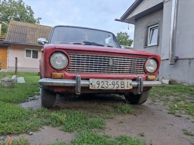 Красный ВАЗ 2101, объемом двигателя 1 л и пробегом 555 тыс. км за 313 $, фото 1 на Automoto.ua