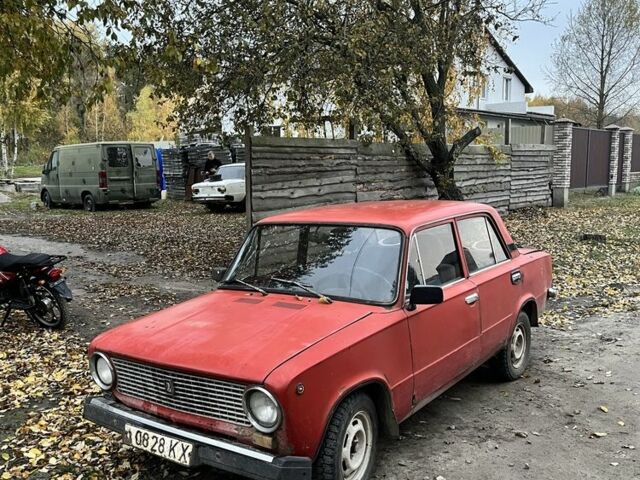 Красный ВАЗ 2101, объемом двигателя 1.5 л и пробегом 140 тыс. км за 381 $, фото 1 на Automoto.ua