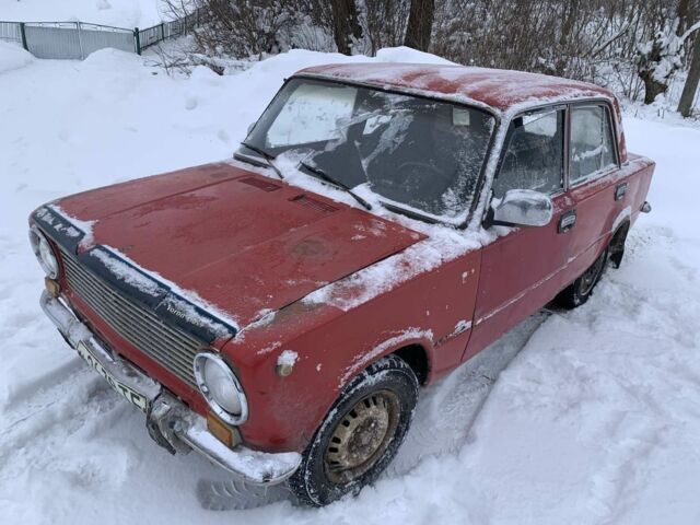 Красный ВАЗ 2101, объемом двигателя 1.2 л и пробегом 11 тыс. км за 300 $, фото 1 на Automoto.ua