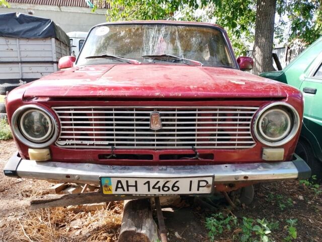 Красный ВАЗ 2101, объемом двигателя 1.2 л и пробегом 120 тыс. км за 250 $, фото 1 на Automoto.ua