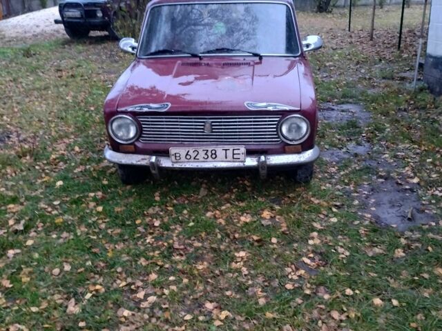 ВАЗ 2101 1972 в Шумск на Automoto.ua Красный ВАЗ 2101, объемом двигателя 1.5 л и пробегом 75 тыс. км за 262 $, фото 1 на Automoto.ua