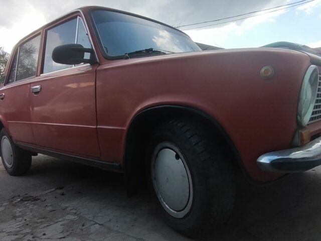 Красный ВАЗ 2101, объемом двигателя 0 л и пробегом 2 тыс. км за 731 $, фото 1 на Automoto.ua