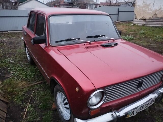 Красный ВАЗ 2101, объемом двигателя 1.2 л и пробегом 1 тыс. км за 296 $, фото 1 на Automoto.ua