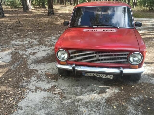 Красный ВАЗ 2101, объемом двигателя 1.2 л и пробегом 1 тыс. км за 337 $, фото 1 на Automoto.ua