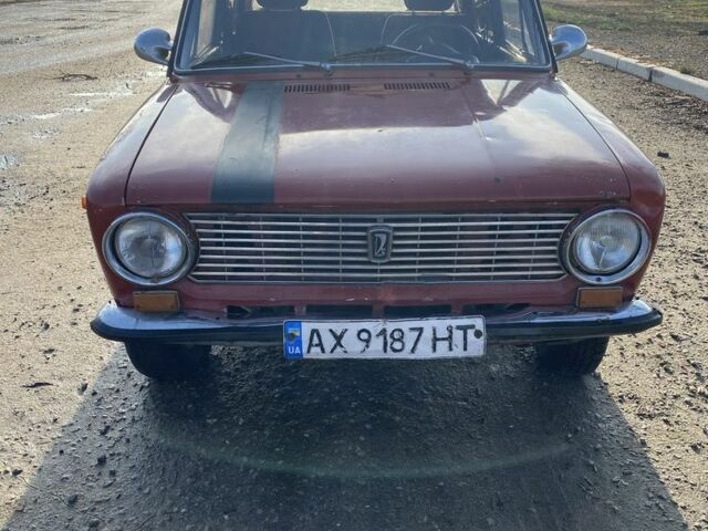 Красный ВАЗ 2101, объемом двигателя 1.2 л и пробегом 200 тыс. км за 426 $, фото 1 на Automoto.ua