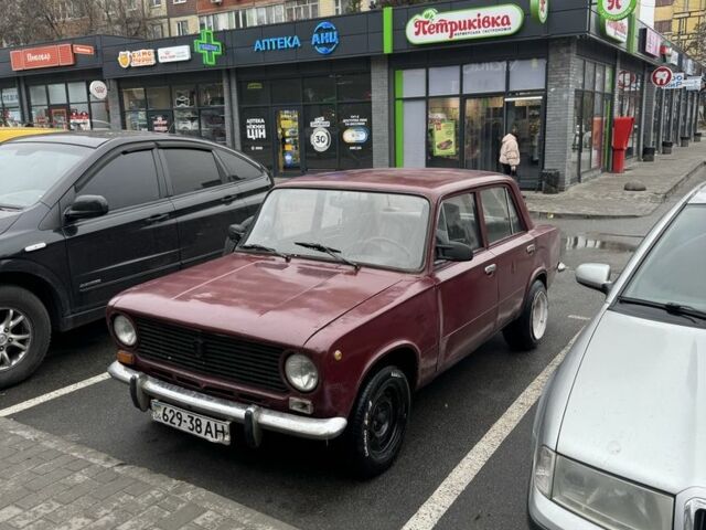 Красный ВАЗ 2101, объемом двигателя 1.2 л и пробегом 50 тыс. км за 308 $, фото 1 на Automoto.ua