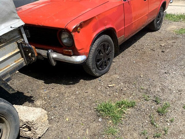 Красный ВАЗ 2101, объемом двигателя 1.3 л и пробегом 150 тыс. км за 200 $, фото 1 на Automoto.ua