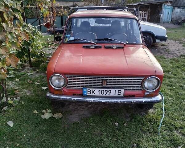 Красный ВАЗ 2101, объемом двигателя 1.29 л и пробегом 300 тыс. км за 600 $, фото 1 на Automoto.ua