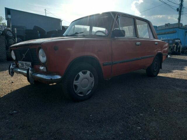ВАЗ 2101 1976 в Черкассах на Automoto.ua Красный ВАЗ 2101, объемом двигателя 0 л и пробегом 93 тыс. км за 369 $, фото 1 на Automoto.ua