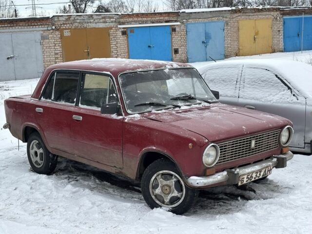 Красный ВАЗ 2101, объемом двигателя 1.3 л и пробегом 800 тыс. км за 325 $, фото 1 на Automoto.ua