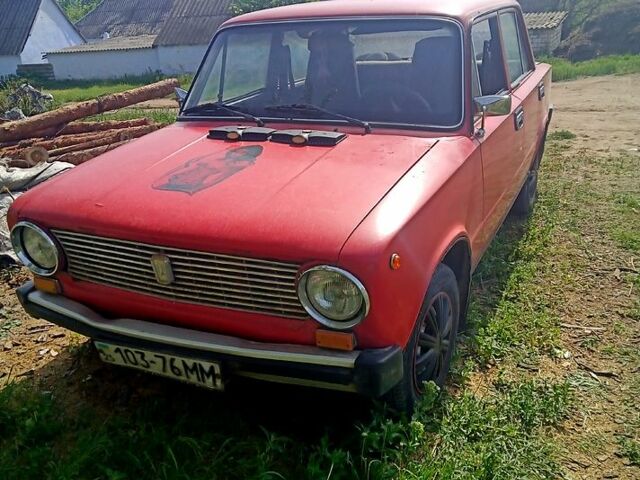 Красный ВАЗ 2101, объемом двигателя 1.3 л и пробегом 0 тыс. км за 700 $, фото 1 на Automoto.ua
