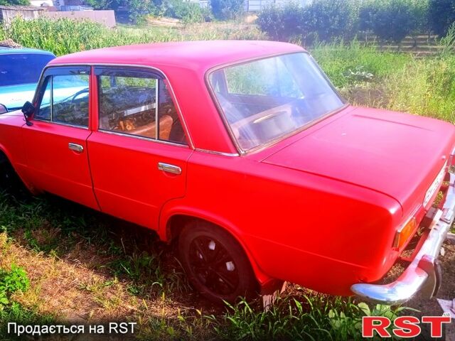 Красный ВАЗ 2101, объемом двигателя 1.2 л и пробегом 250 тыс. км за 650 $, фото 1 на Automoto.ua