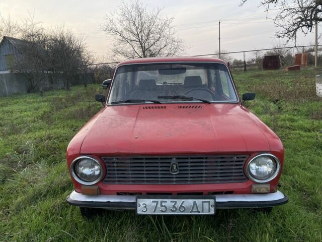 Красный ВАЗ 2101, объемом двигателя 1.3 л и пробегом 400 тыс. км за 354 $, фото 1 на Automoto.ua