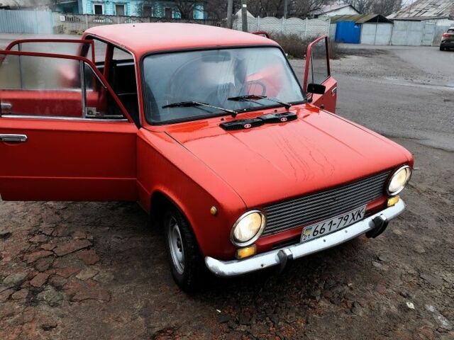 Красный ВАЗ 2101, объемом двигателя 1.2 л и пробегом 100 тыс. км за 922 $, фото 1 на Automoto.ua
