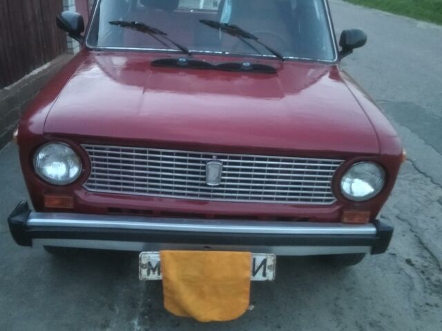 Красный ВАЗ 2101, объемом двигателя 1.3 л и пробегом 100 тыс. км за 900 $, фото 1 на Automoto.ua