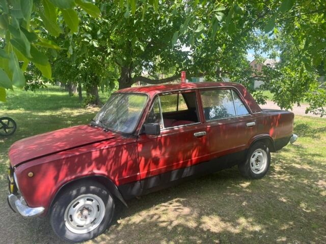 Красный ВАЗ 2101, объемом двигателя 1 л и пробегом 777 тыс. км за 269 $, фото 1 на Automoto.ua